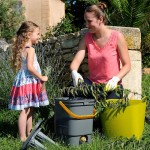 HOZELOCK - Liquid Fertaliser Biomix : Natural Gardening, Homemade Nutrient Rich Liquid Plant Feed, Ultimate Solution to Care for Plants, Easy-to-use